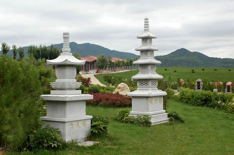 永乐青山墓园白塔