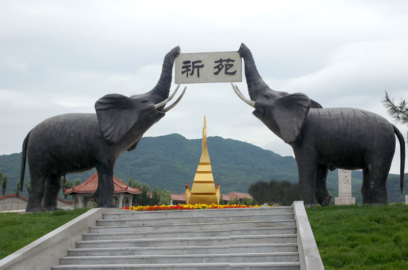 永乐青山墓园雕像